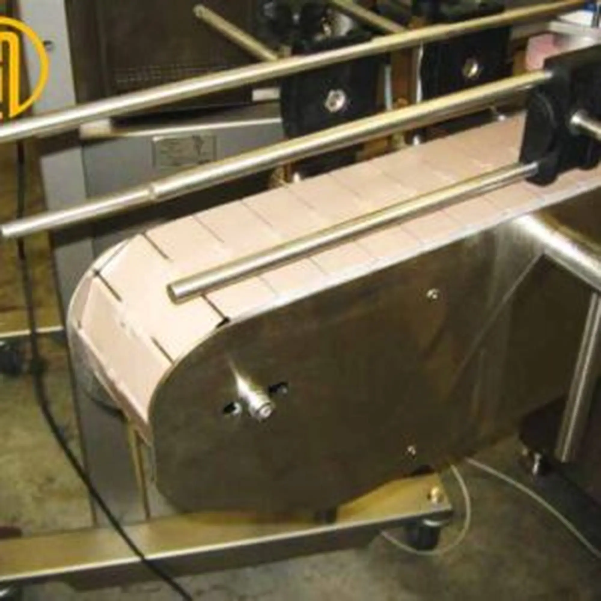 bao gia bang tai xich nhua