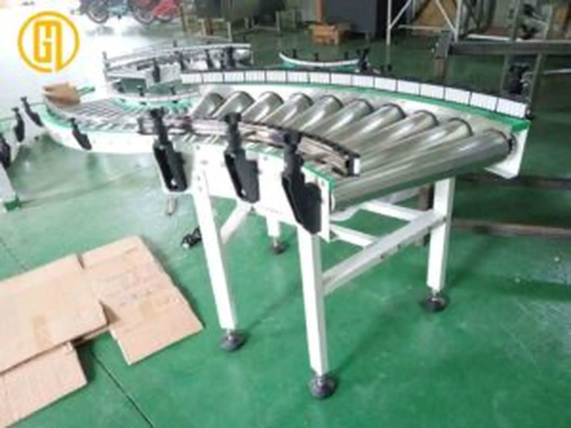 công ty bán băng tải con lăn