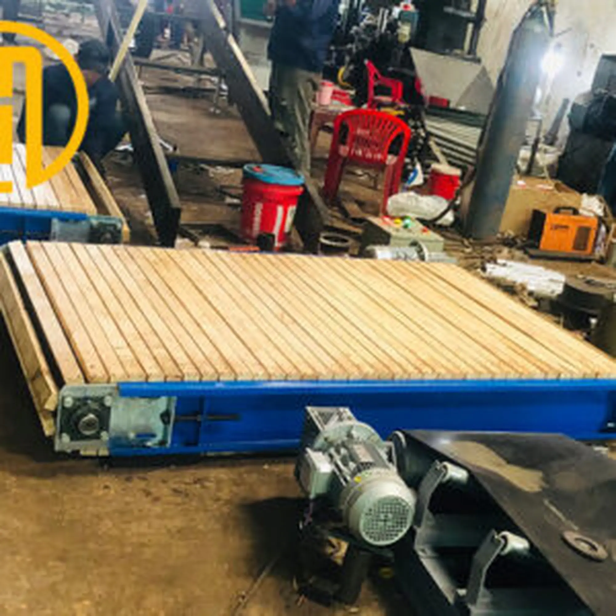 Băng tải xích gỗ