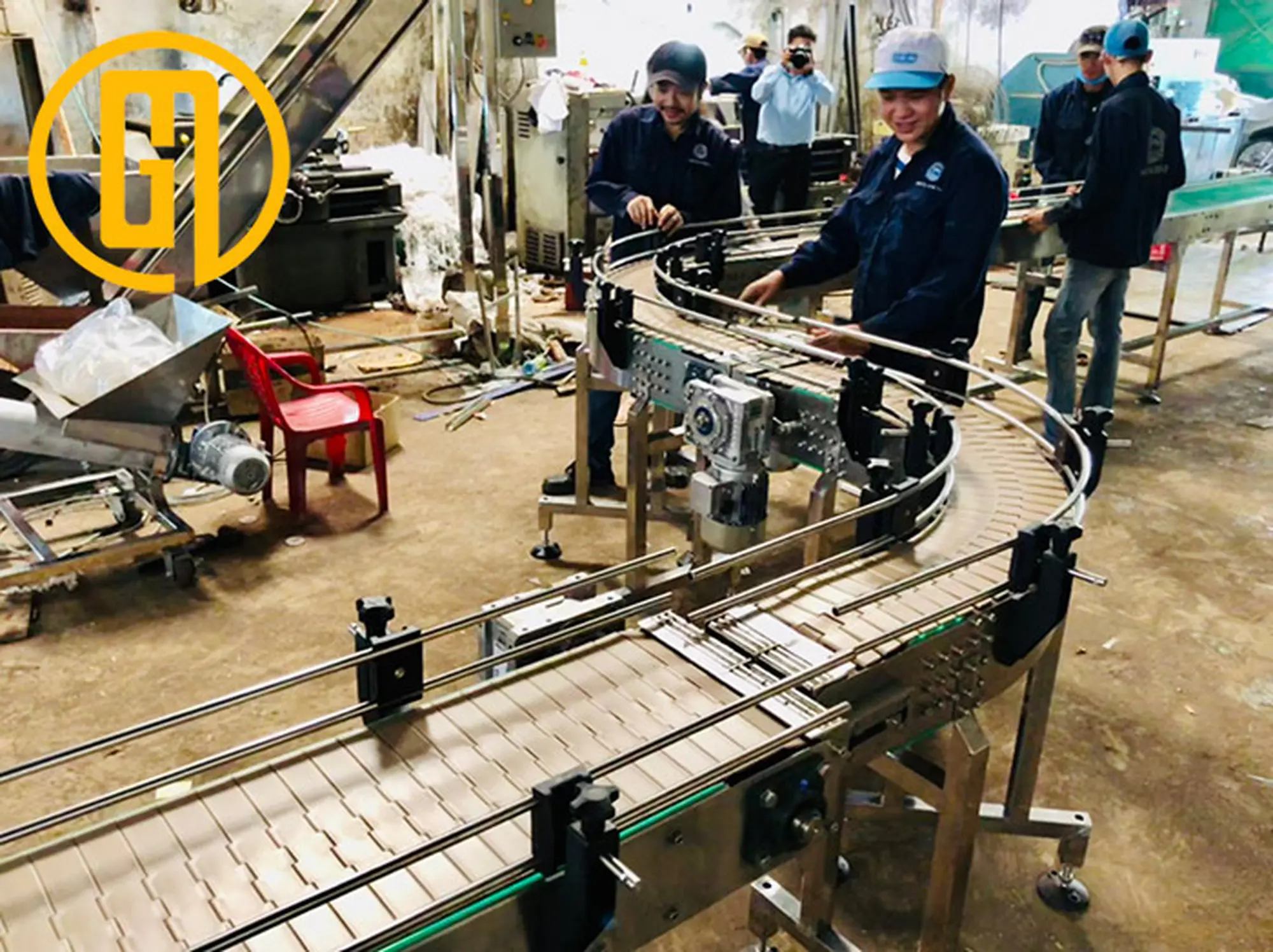 Băng tải xích nhựa