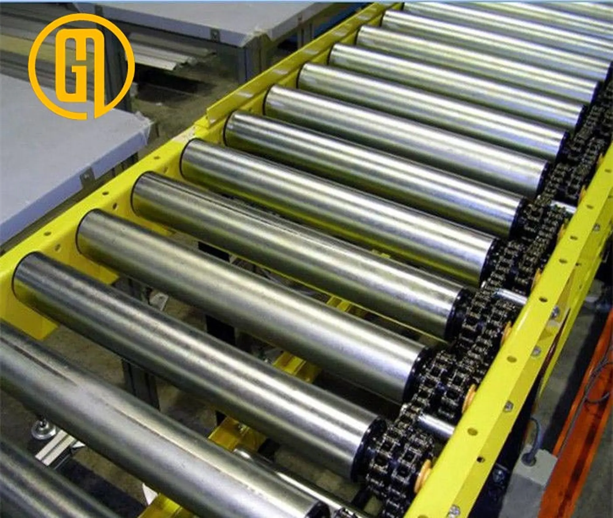 Băng tải xích con lăn