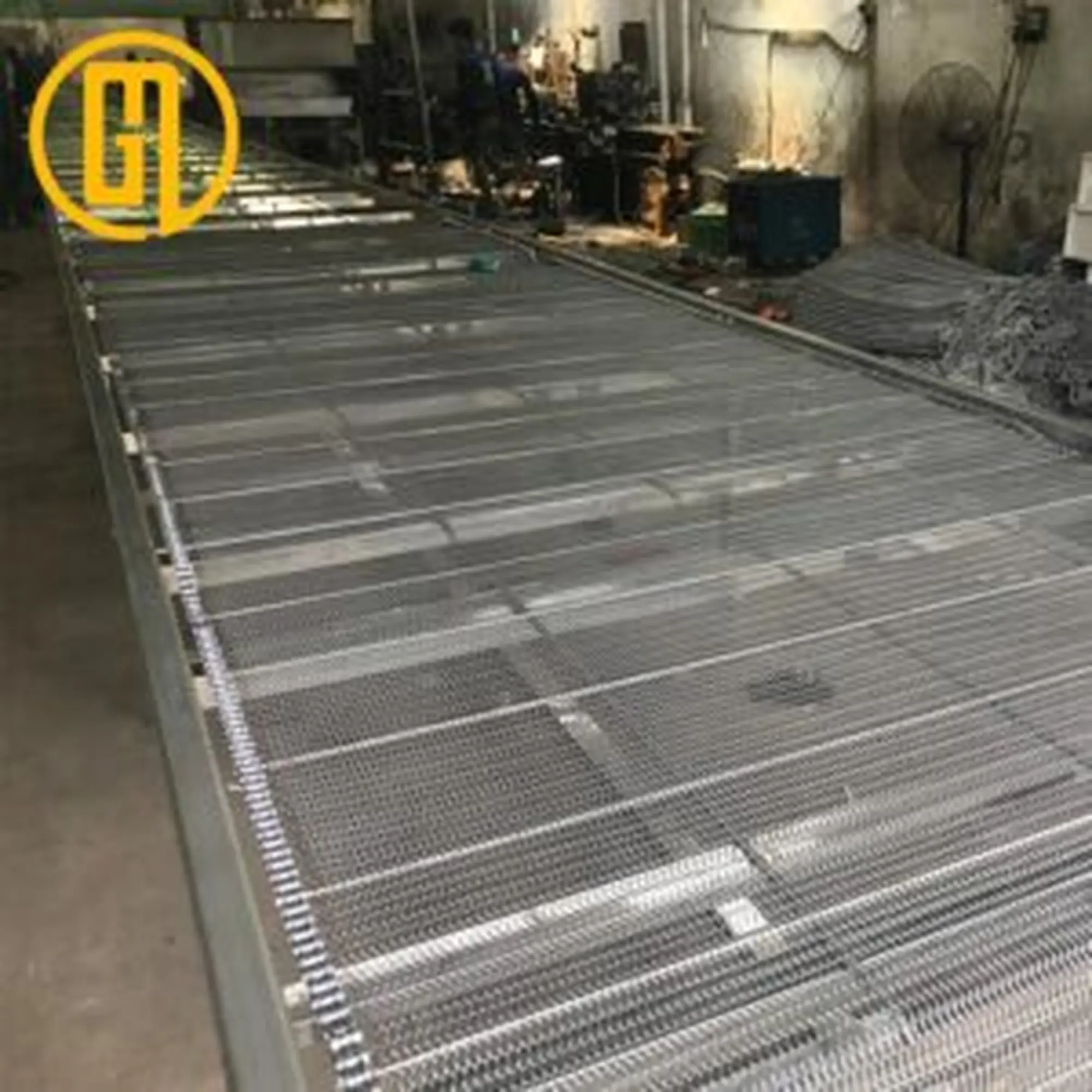 Băng tải xích lưới