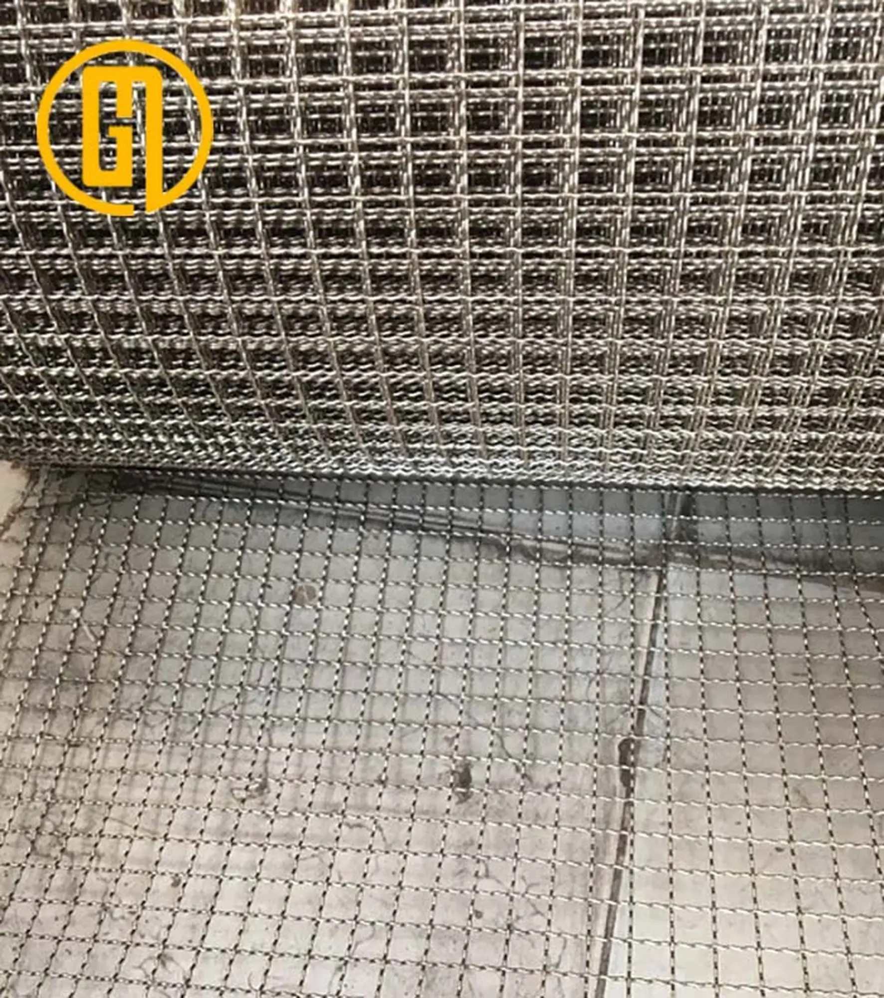 Băng tải lưới ô vuông