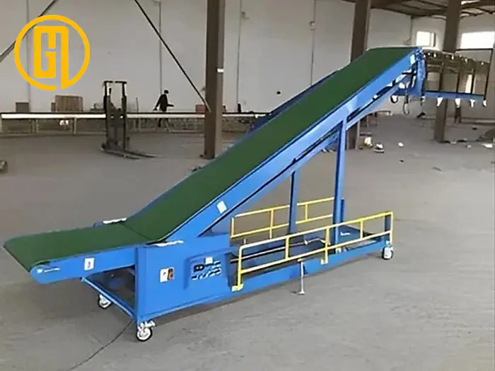 Băng tải nâng hạ PVC