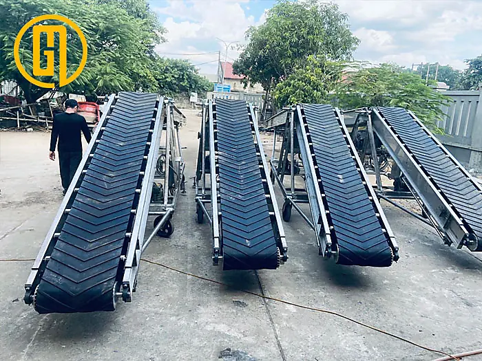 băng tải cao su nâng hạ